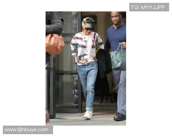 足球明星时尚穿搭解析探秘美式风格的魅力与个性