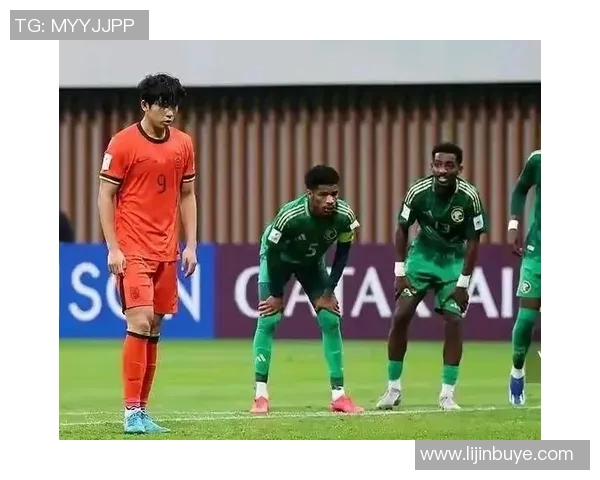 足球明星在身体对抗中的精彩瞬间集锦与技巧分析视频分享